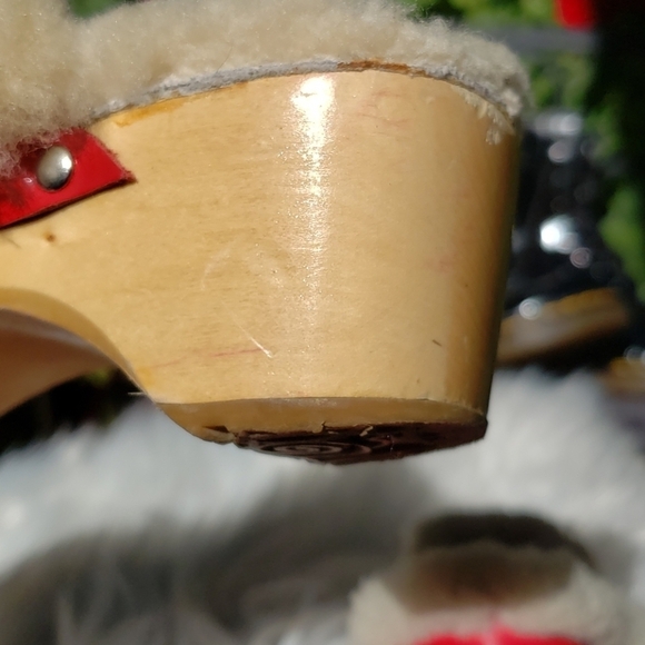 Ugg Kiltie Red Patent Leather Clogs Mules 4 - Picture 15 of 16